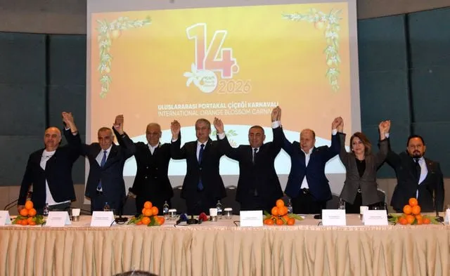 Adana'daki Uluslararası Portakal Çiçeği Karnavalı'nda Yağış ve Çöl Tozu Etkisi