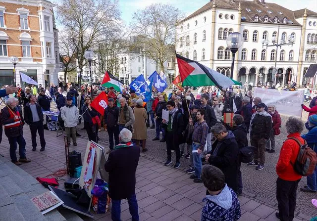 Almanya'da Volkswagen'in İsrail için silah üreteceği iddiası Osnabrück'te protesto edildi
