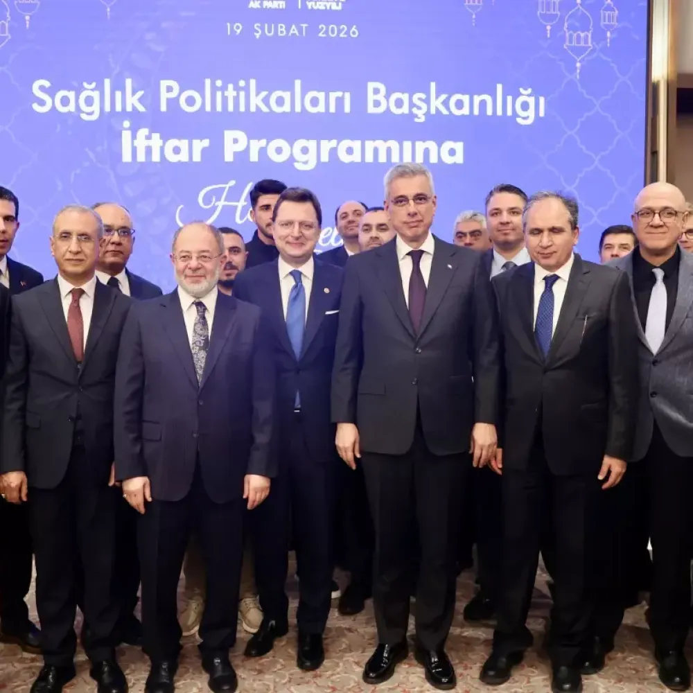 Bakan Memişoğlu, sağlık çalışanlarıyla iftar yaptı