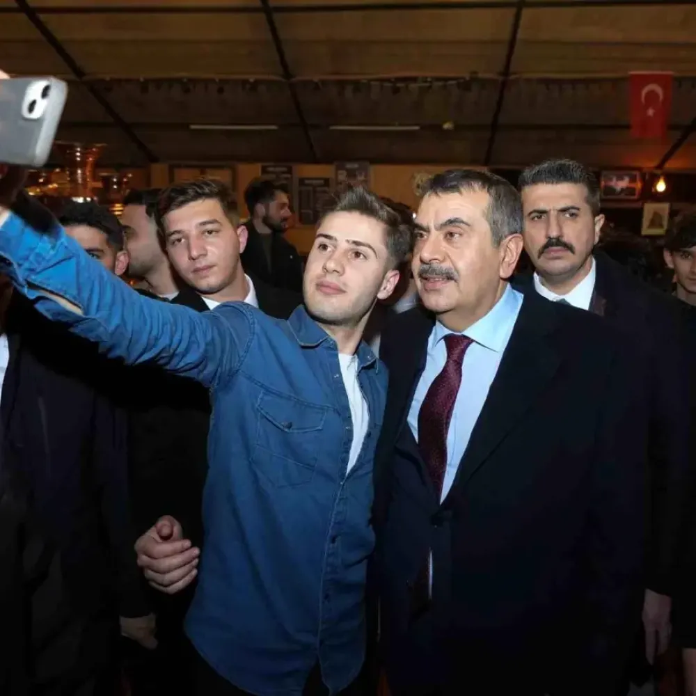 Bakan Tekin Erzurum