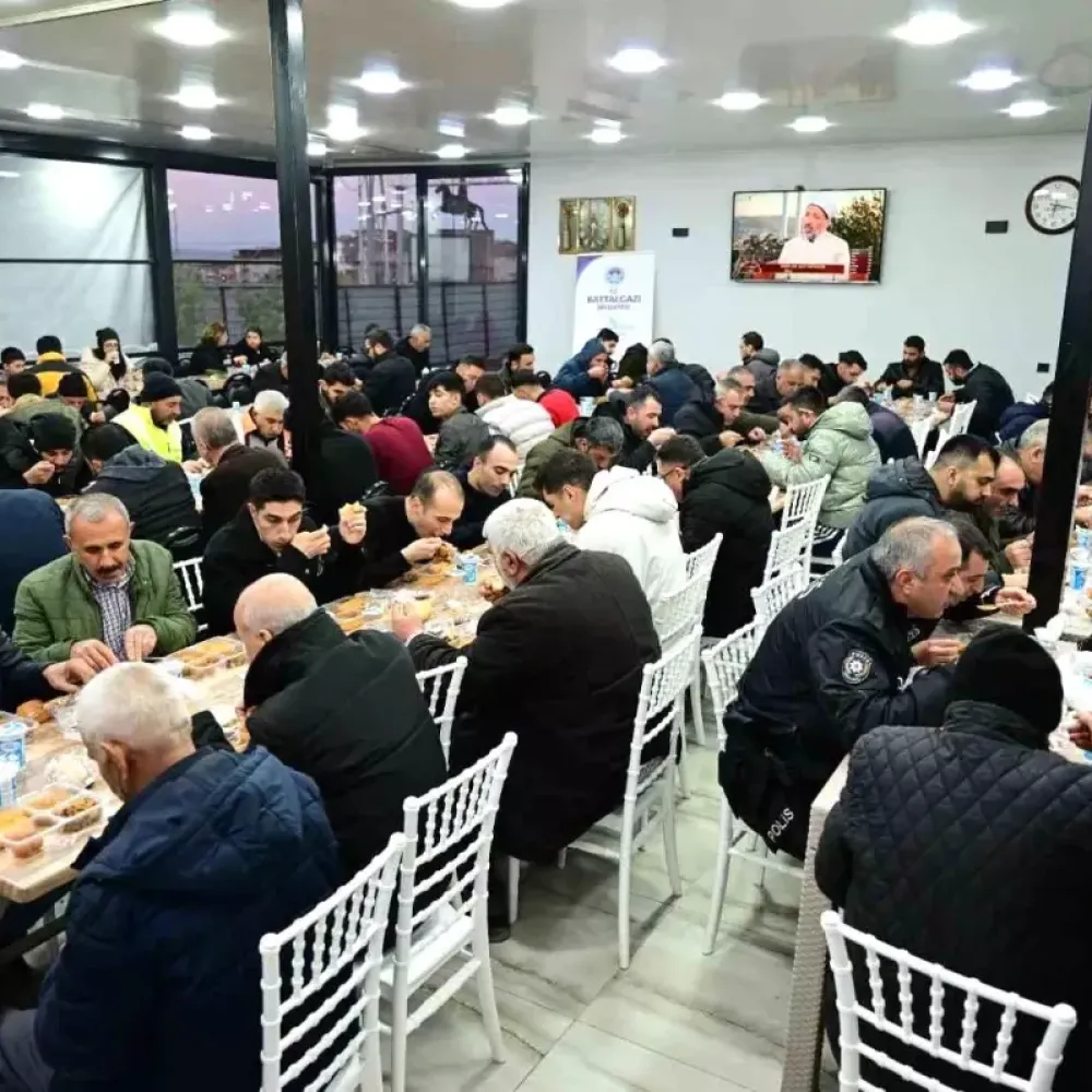 Battalgazi Belediyesi iftarı çadırlarda değil restoranda veriyor