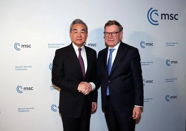 Çin Dışişleri Bakanı Wang, Alman mevkidaşı Wadephul ile telefonda görüştü