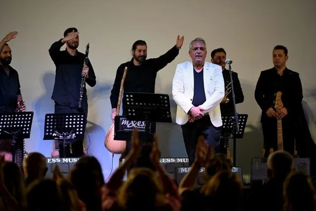 Edirne'de Dünya Romanlar Günü kapsamında Tepecik Filarmoni Orkestrası konser verdi