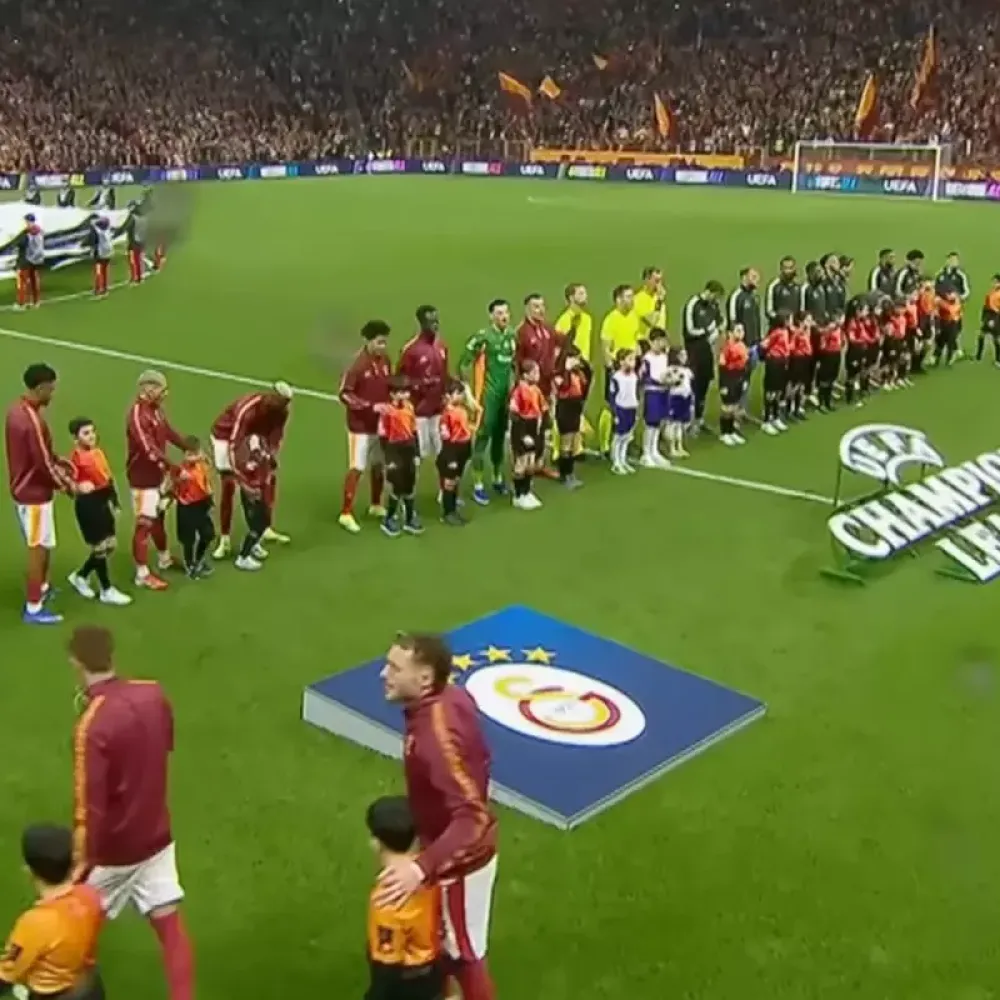 Galatasaray tarihi maça Darüşşafaka öğrencileriyle çıkmış
