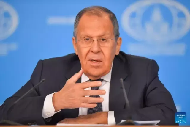 Lavrov ve Arakçi telefonda görüştü