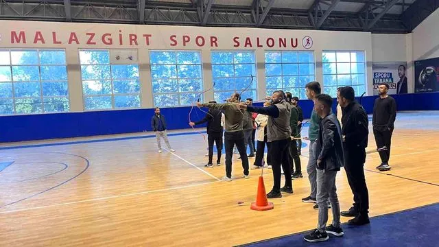 Malazgirt'te spor şenlikleri başladı