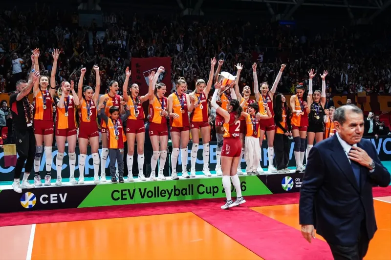 Avrupa şampiyonu Galatasaray Daikin Kadın Voleybol Takımı, kupasını aldı