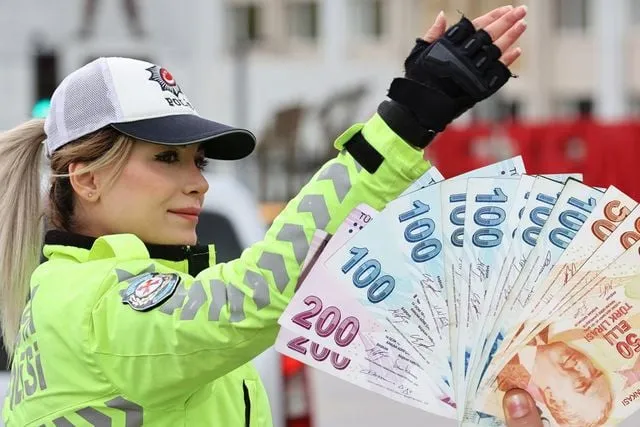Polislerin Yıllık Sorunları Çözülüyor: Yeni Mesai Sistemi ve Ek Ödemeler