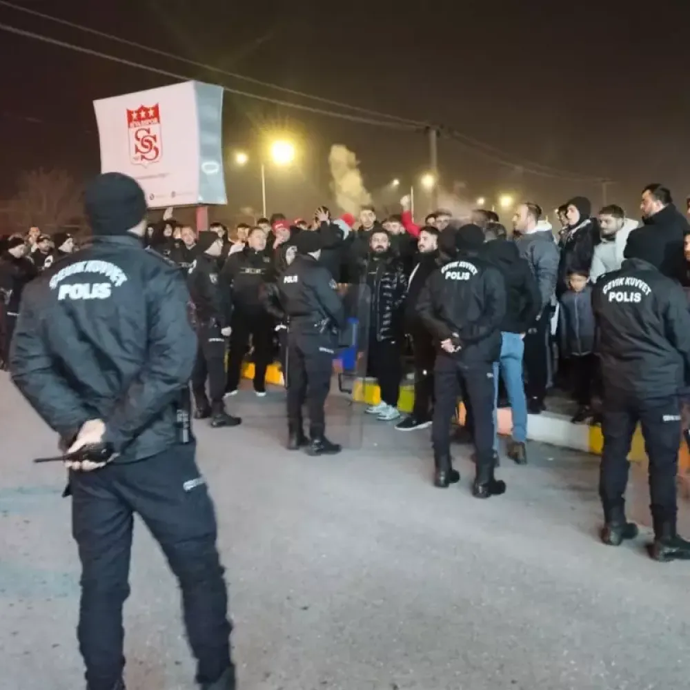 Sivasspor'un Deplasman Beraberliği Taraftarın Tepkisine Yol Açtı