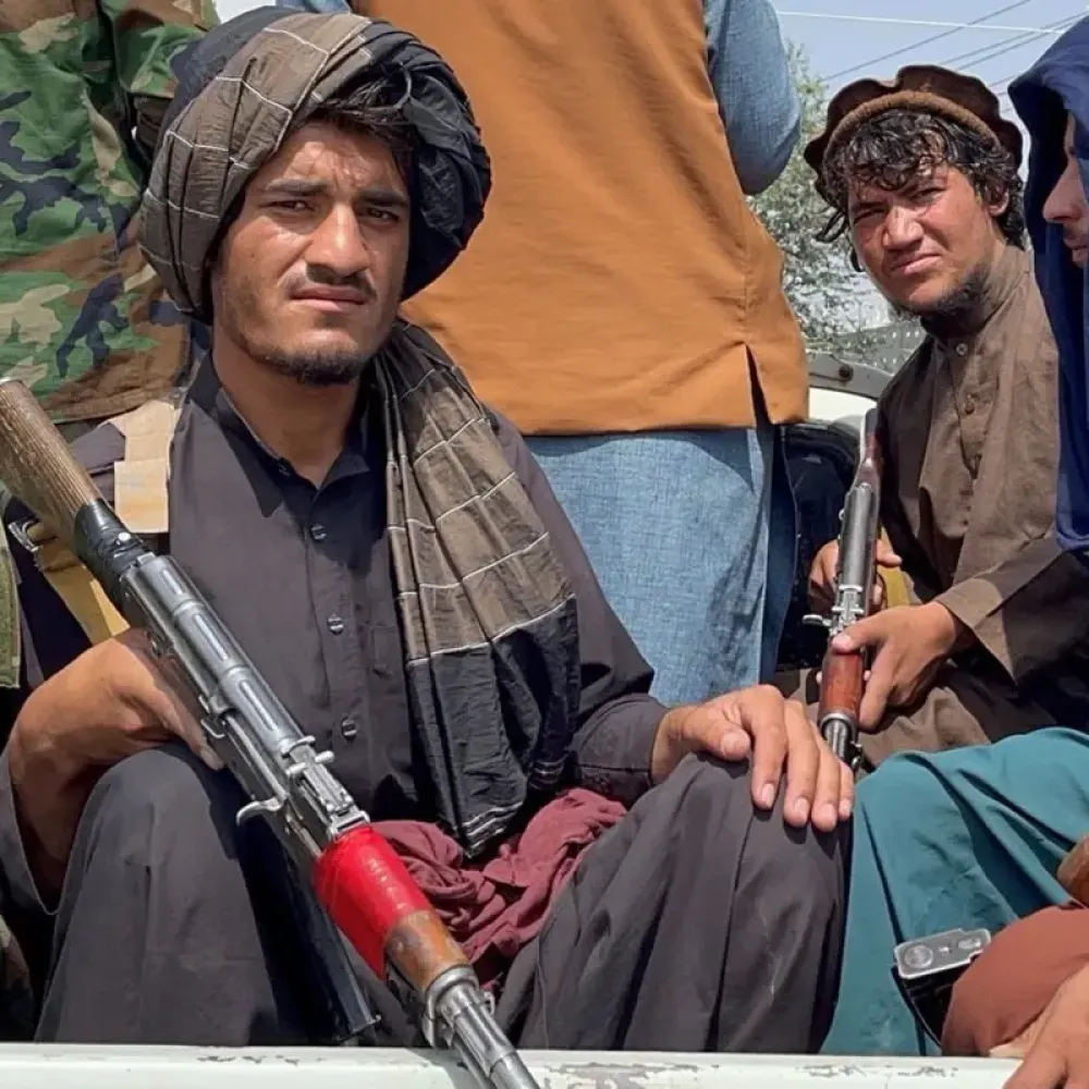 Taliban'dan skandal adım! Sakalları çok kısa kesen berberleri gözaltına alıyorlar