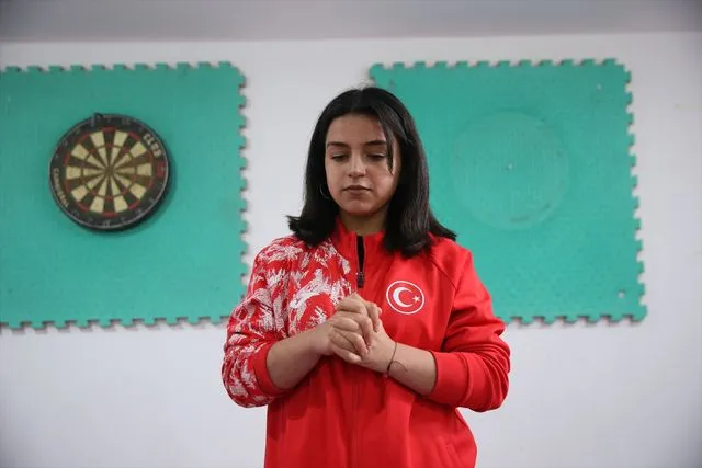 15 yaşındaki Leyla bileğinin gücüyle Avrupa