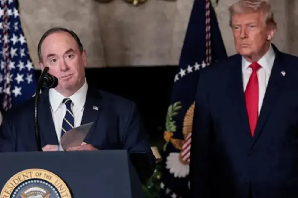 ABD Donanmasinda Yukselen Degisim: Phelan'in G Gorevden Ayrilmasi