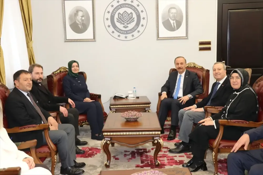 AK Parti Genel Başkan Yardımcısı Fatma Betül Sayan Kaya Isparta