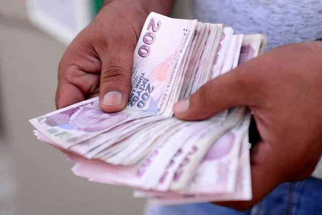 Akaryakıt Fiyatlarında Dalgalanma Sürüyor: Motorine Zam Geliyor