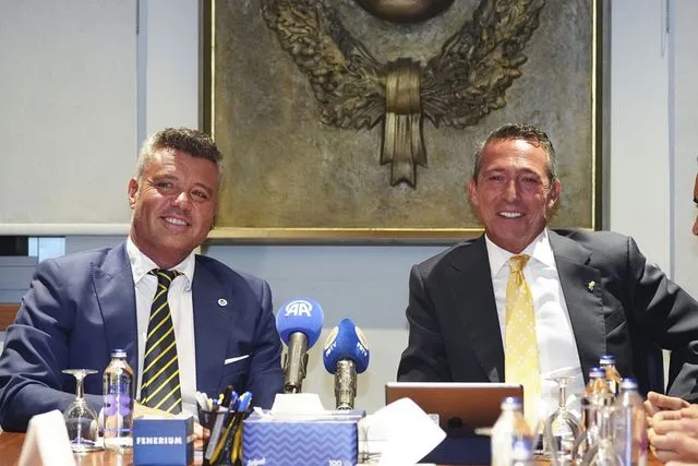 Ali Koç ve Sadettin Saran el sıkıştı: Fenerbahçe