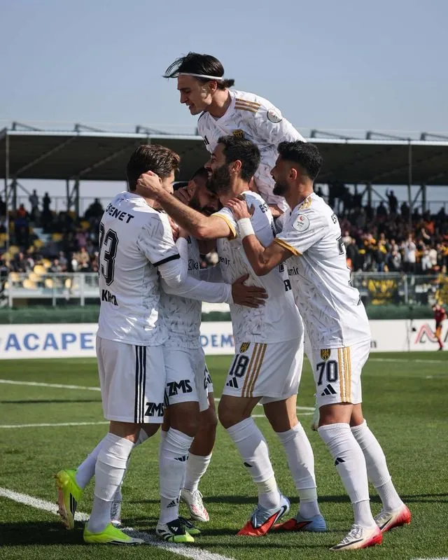 Aliağa FK ile Menemen FK İzmir derbisinde