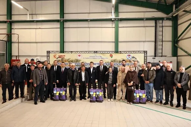 Amasya'da çiftçilere 16 bin kilo yonca tohumu desteği
