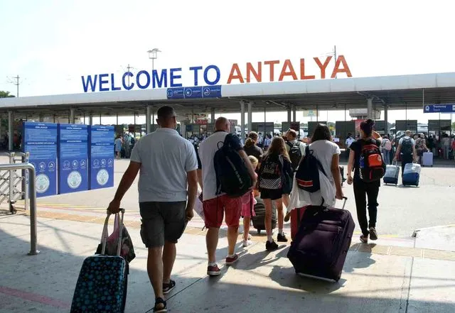 Antalya Turizminde Rezervasyon Direnci: İptal Fırtınasına Rağmen Talep Canlı Kalmaya Devam Ediyor