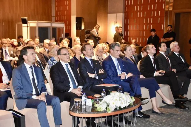 Antalya'da, "AB-Türkiye: Rekabet Gücünü Birlikte İlerletmek" paneli düzenlendi