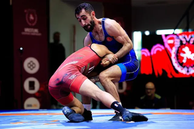 Avrupa Grekoromen Güreş Şampiyonası'nda Ömer Halis Recep Bronz Madalya Mücadelesine Hazır