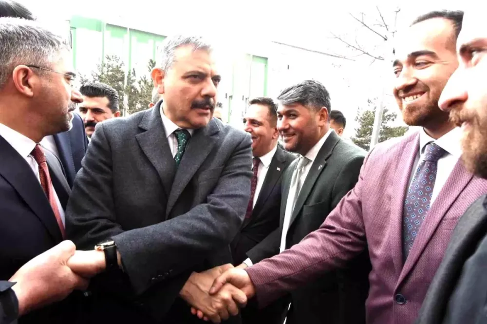 Bakan Çiftçi Erzurum’da AK Parti’yi Ziyaret Etti