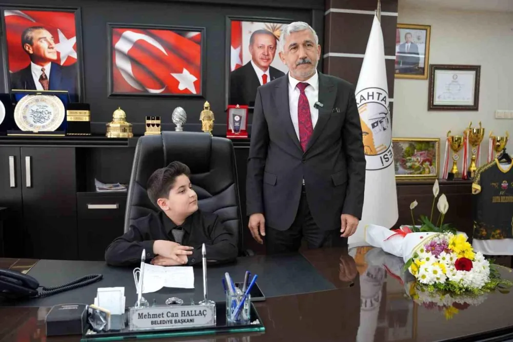 Başkan Hallaç, koltuğunu 10 yaşındaki Ebubekir