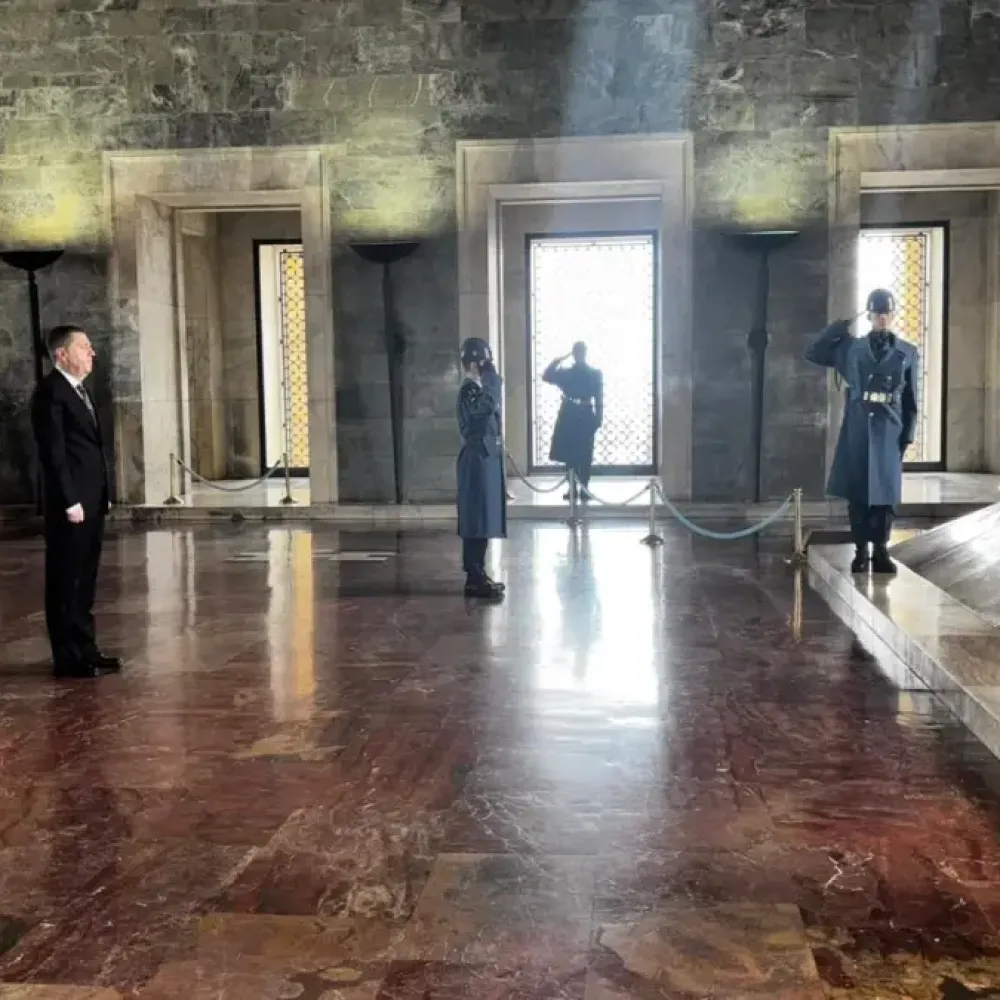 Başkent Temsilcisi Gençlerbirliği'nden Anıtkabir'e Anlamlı Ziyaret