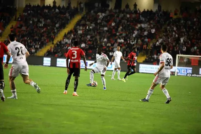 Beşiktaş, Gaziantep FK'yi 2-0 yendi