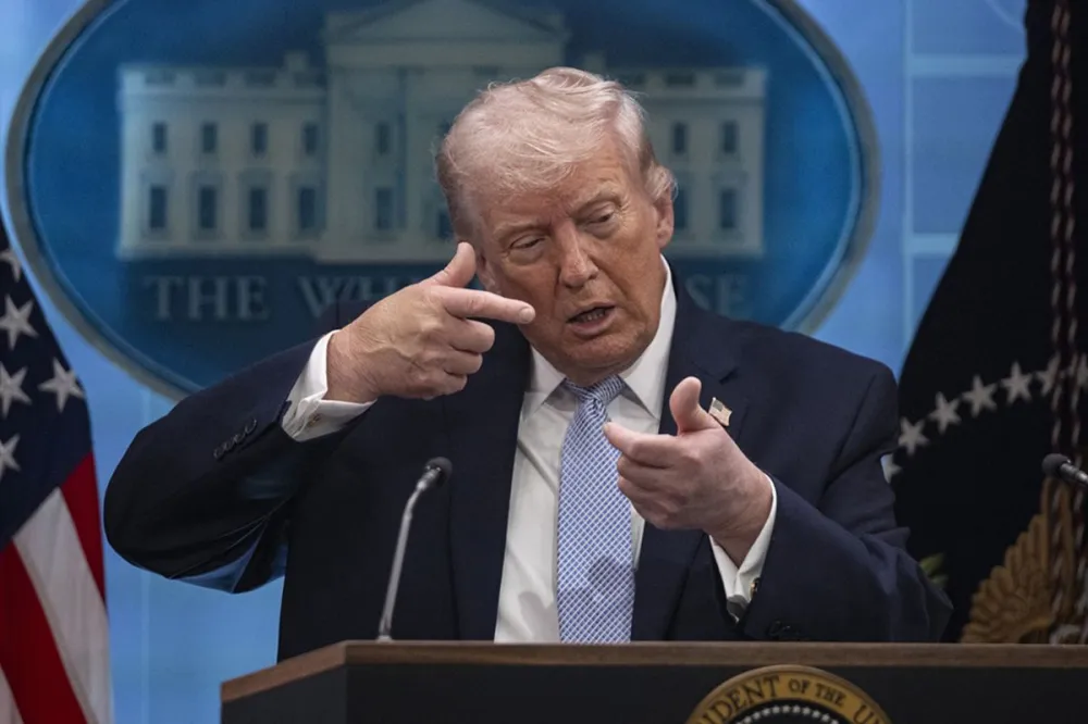 Beyaz Saray'da Yeni Rota: Trump İran ile Uzlaşma Sinyali Verirken Küba İçin '70 Yıllık Şafak' Mesajı Paylaştı