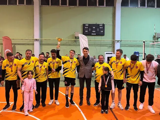 Beylikova'da kurumlar arası voleybol turnuvası sona erdi