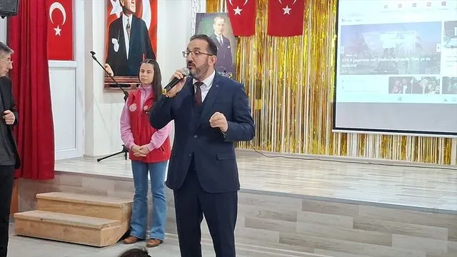 Beypazarı'nda öğrencilere spor malzemeleri dağıtıldı