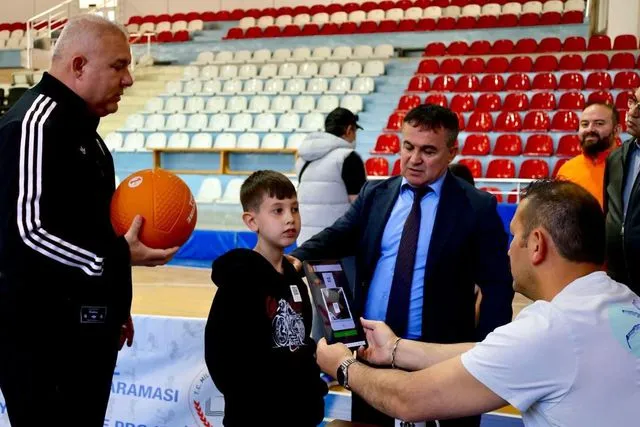 Bilecik'te Geleceğin Yıldızları Parlıyor: İl Müdürü Ramazan Demir Yetenek Taramalarını Yakın Markaja Aldı