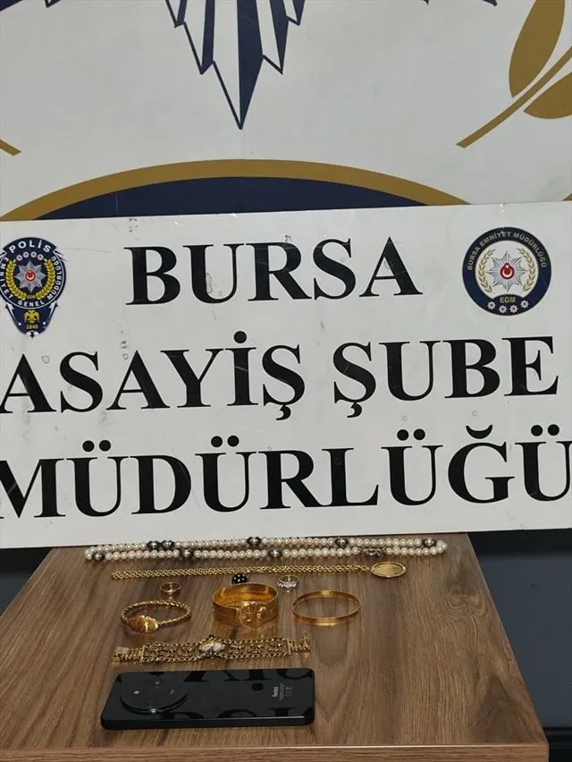 Bursa'da 2 Milyon Liralık Vurgun Yapan Sahte Savcı Polisten Kaçamadı