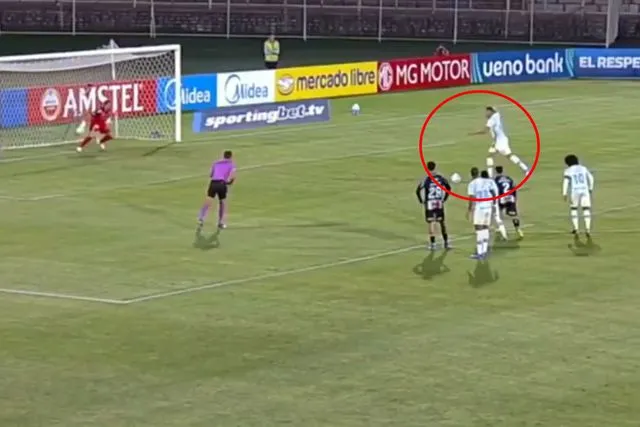 Carlos Vinicius’un İnanılmaz Talihsizliği: Eski Galatasaraylı Gecede Üç Penaltıdan Yararlanamadı