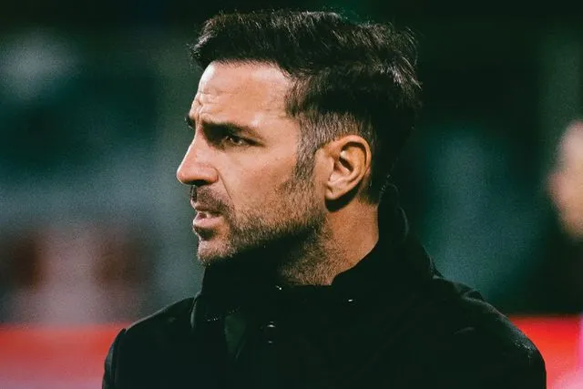 Cesc Fabregas, takımının finale çıkma umutlarını bitiren Hakan Çalhanoğlu