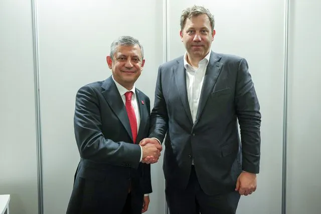 CHP Genel Başkanı Özel, Almanya Başbakan Yardımcısı ve Maliye Bakanı Klingbeil ile görüştü