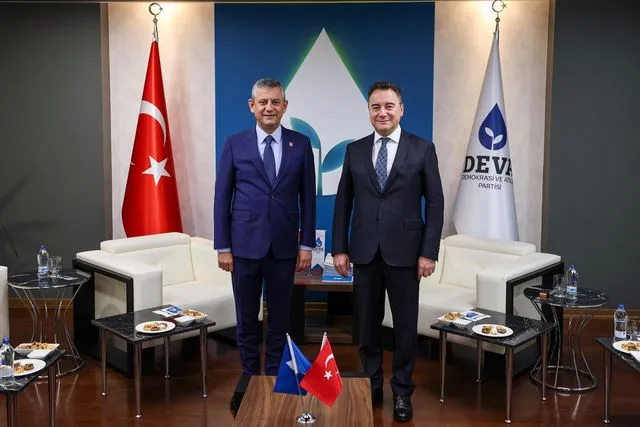 CHP Genel Başkanı Özel, DEVA Partisi Genel Başkanı Babacan