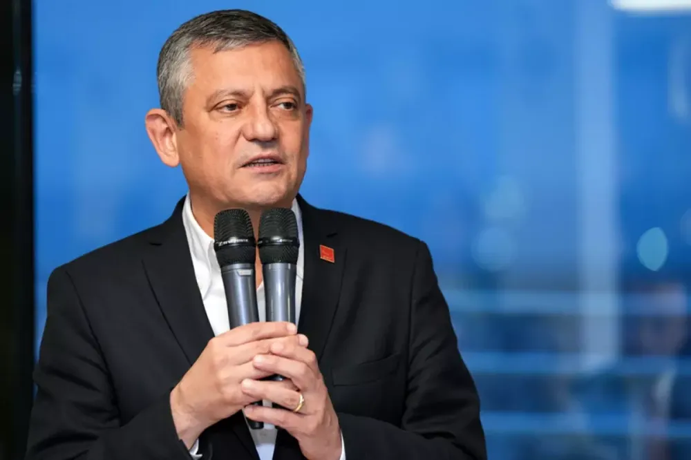 CHP Lideri Özgür Özel'den Kritik Ekonomi Paketi: "Asgari Ücret Üç Ayda Bir Güncellenmeli"