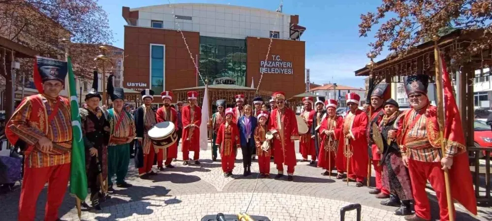 CHP'li Vekillere Karşı AK Parti'li Belediyeden Tarihi Bir Cevap: Mehter Gösterisi