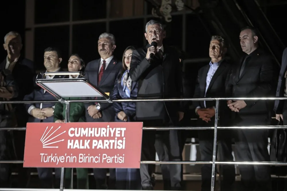 Demokrasinin Ölümünü Gördük