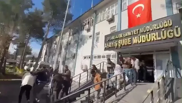 Diyarbakır Merkezli 'Suflör' Operasyonu: Kamu Görevlisi Kılığına Giren Dolandırıcılık Şebekesi Çökertildi