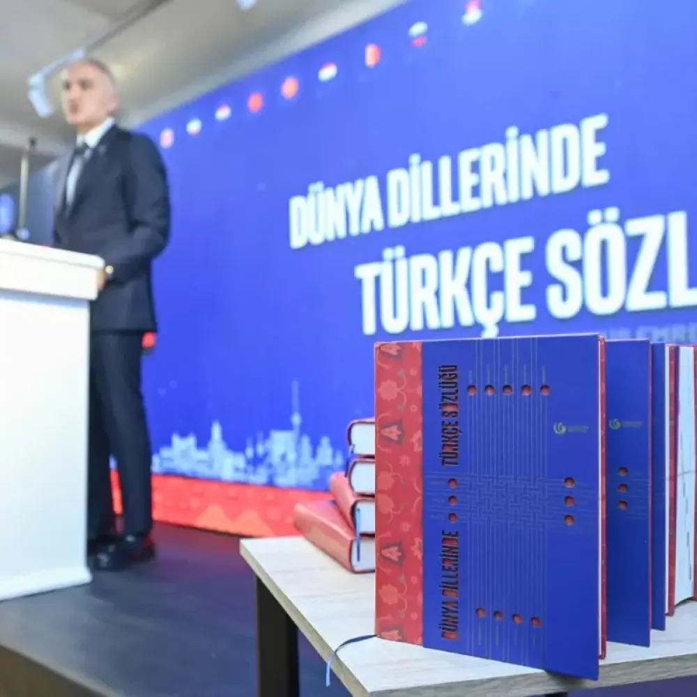 Dünya Dillerinde Türkçe Sözlüğü Tanıtıldı