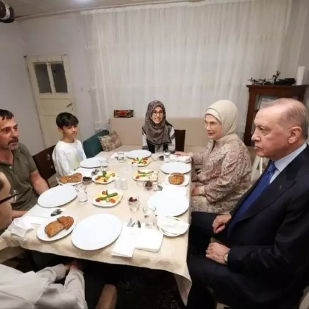 Erdoğan Ailesi İftarda Kayacık Ailesiyle Bir Araya Geldi
