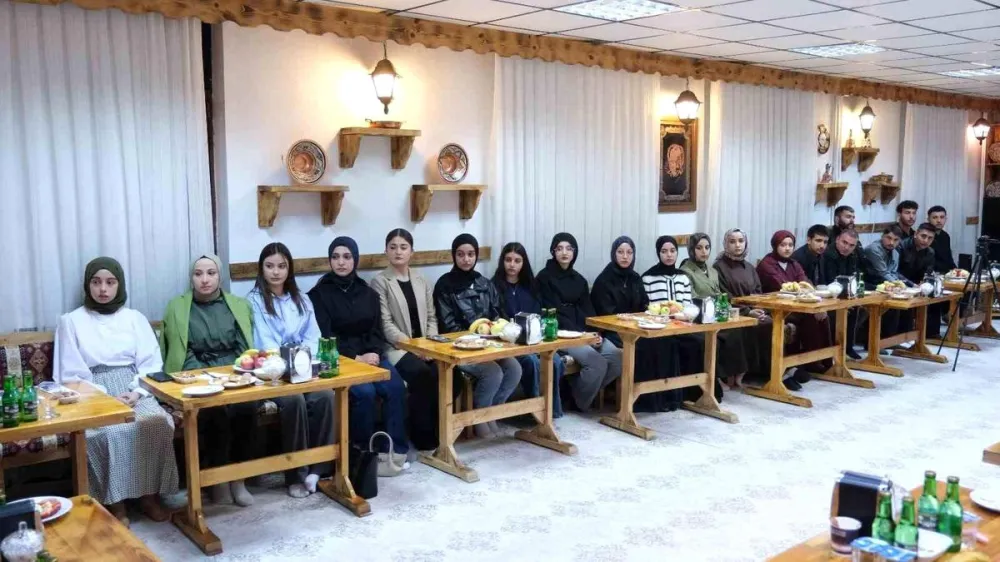 Erzincan'da Yıldırım gençlerle bir araya geldi - Son Dakika