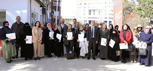 Erzurum'da kadınlara kırmızılahana ve kereviz yetiştiriciliği eğitimi