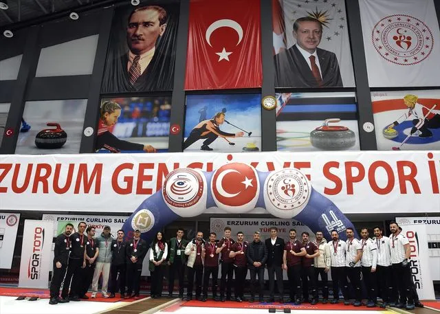 Erzurum'daki Yeşilay Curling Süper Lig müsabakaları sona erdi