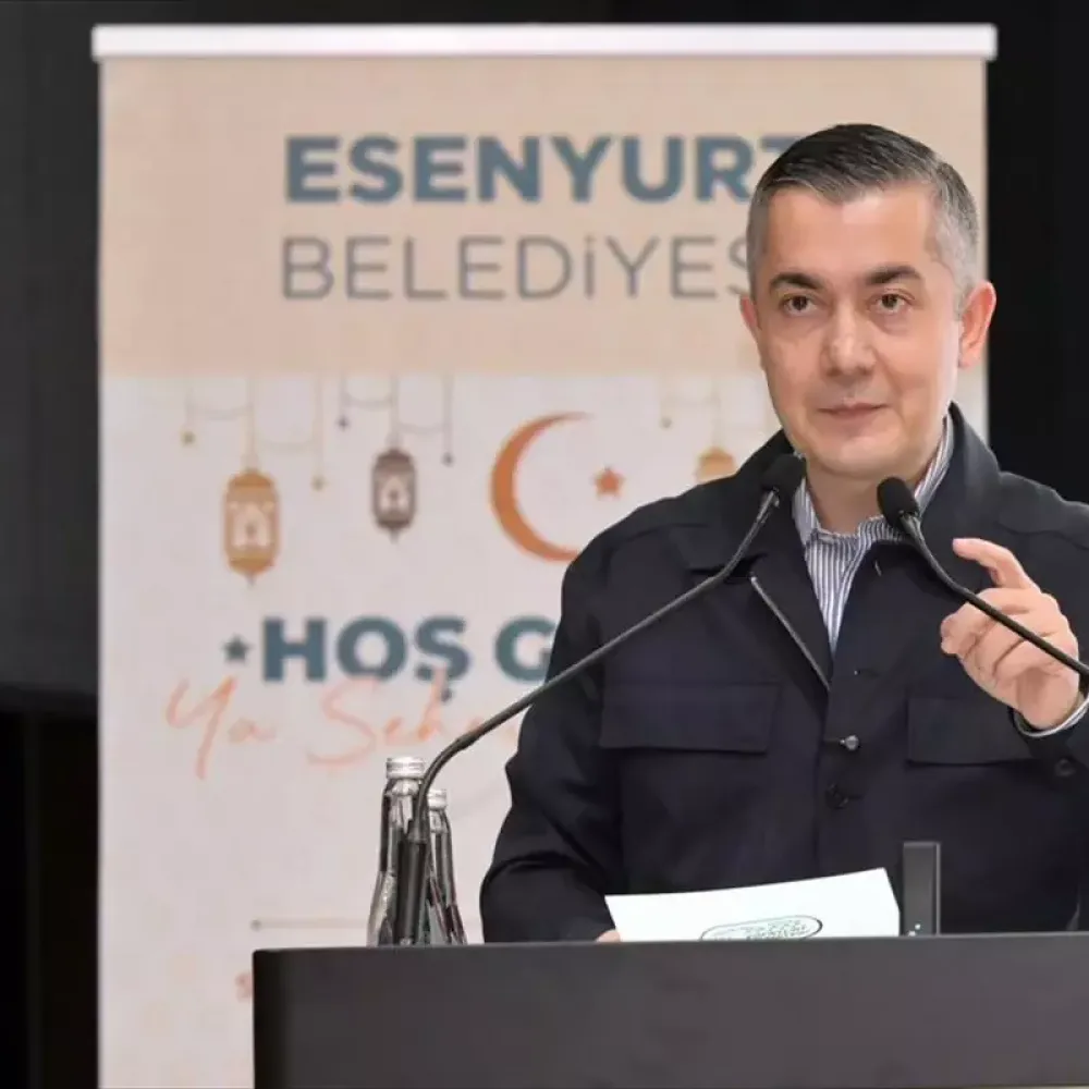 Esenyurt Belediye Başkan Vekili Aksoy, iftarda gençlerle buluştu