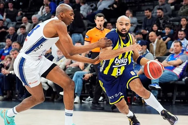 Fenerbahçe Beko, derbide Anadolu Efes