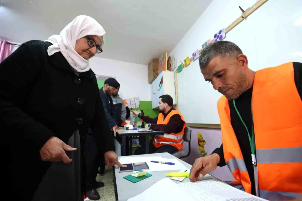 Filistin'de yıllar sonra yapılan seçimlerde 'Abbas' üstünlüğü - Son Dakika