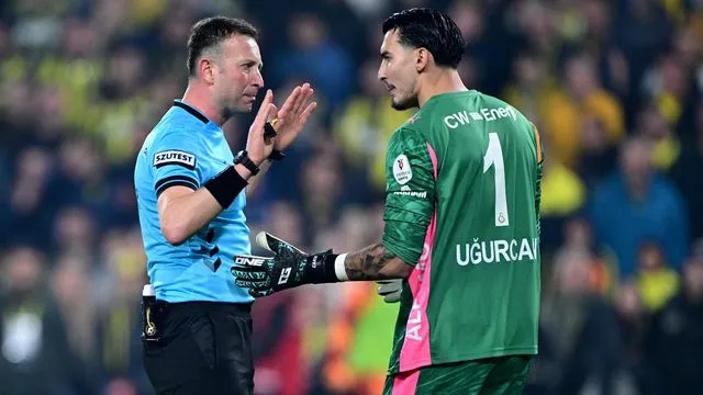 Galatasaray, Fenerbahçe maçı öncesi TFF ile ilişkileri askıya aldı